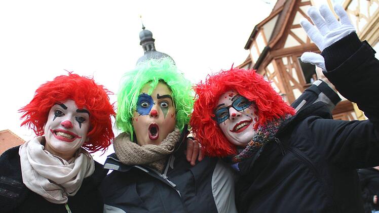 Mutter und Töchter - oder: Einfach lustige Clowns aus Knetzgau. Zeilau.