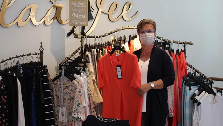 Die ersten Kunden waren gestern noch eher am Schauen, erz&auml;hlt Verk&auml;uferin Nicole Jakob nach der Wiederer&ouml;ffnung.