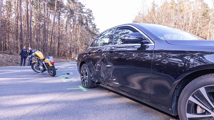 Motorradfahrer bei Pommersfelden verungl&uuml;ckt
