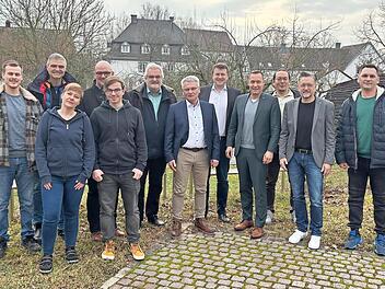 Die Bezirksräte der Freien Wähler Armin Kroder, Walter Schnell und Hans Henninger wurden bei ihrem Besuch der Laufer Mühle von Bürgermeister Karsten Fischkal, Steffen Schmidt, 1. Vorsitzender der FW Mittelfranken, sowie Tim Scheppe, FW-Fraktionsvo...