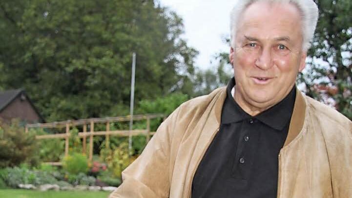 Der langjährige stellvertretende Leiter der Polizeiinspektion Kulmbach und Leiter der Polizeidienststelle Stadtsteinach, Richard Schneider, widmet sich als Pensionär dem Garten - aber dem Polizeistammtisch hält er die Treue. Foto: Sonja Adam