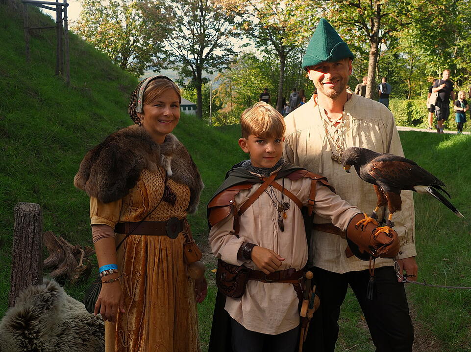 Buntes Treiben auf der Burg.