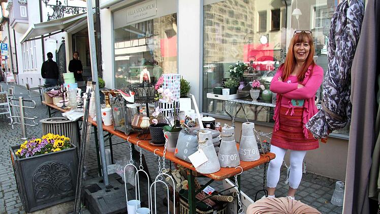 Beim Geschäftströdelmarkt konnten Besucher so manches Schnäppchen machen.  Fotos: Richard Sänger