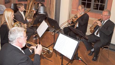 Die Lichtenfelser Blechbläser in der Besetzung Bernd Fischer, Isabella Pflaum, Achim Stamm, Alfred Förner (Leiter) und Ulrich Förner (von links) erfreuten das Publikum mit festlicher Musik.