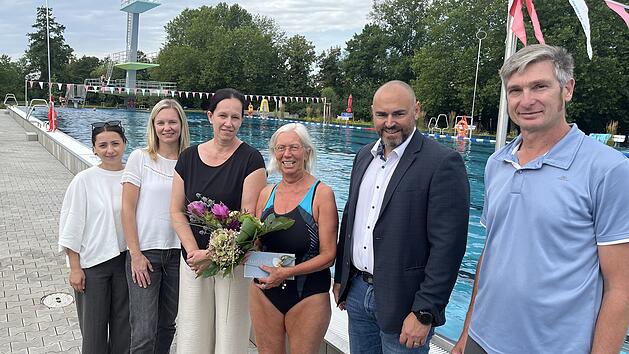 Jubil&auml;um im Kitzinger Freibad: Sechsmillionster Besucher im Schwimmbad empfangen