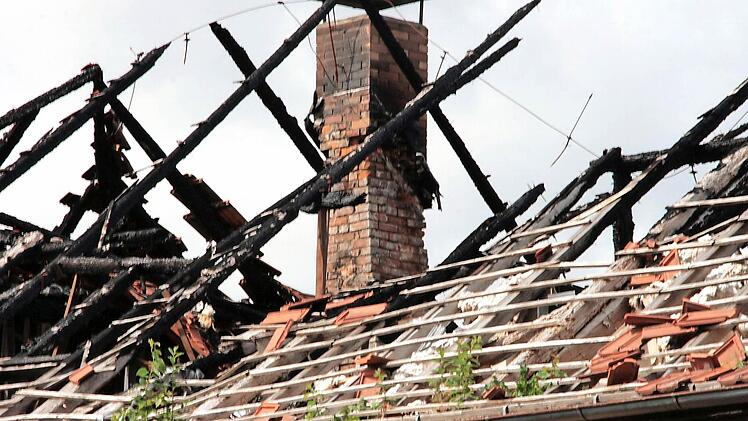 Nur noch Schrott: Der Dachstuhl.