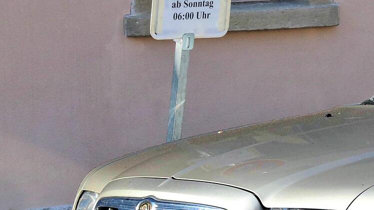 Viele Autofahrer ignorieren souverän die Halteverbots- oder Durchfahrtsschilder. Foto: Dieter Britz