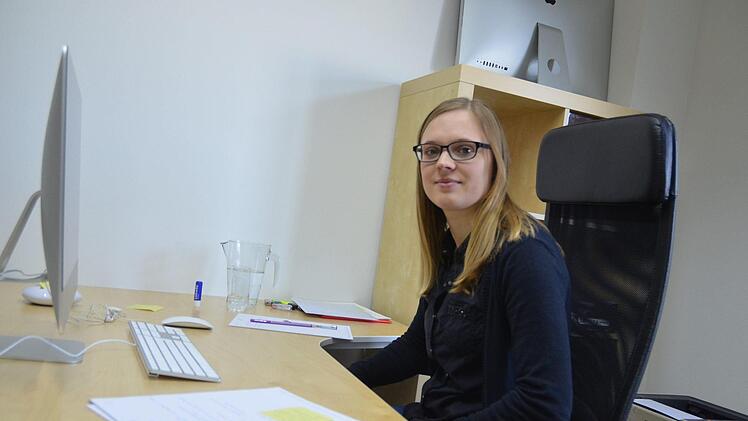 Corinna Säum, das neueste Teammitglied hat BWL mit Schwerpunkt Marketing studiert und marbeitet  als Junior Social-Media-Managerin bei Kosys.