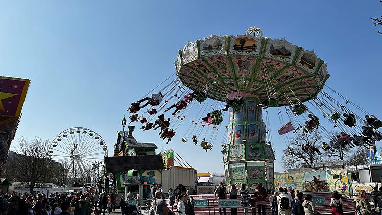 Würzburg: Polizist bei Angriff auf Frühlingsvolksfest schwer verletzt