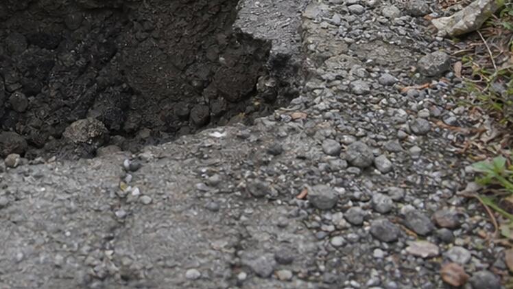 Schlagloch auf Bamberger Stra&szlig;e abgesperrt