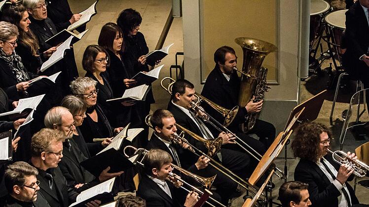 Eine eindringliche Aufführung von Giuseppe Verdis Requiem erlebten zahlreiche Zuhörer in der Coburger Morizkirche.Foto: Jochen Berger