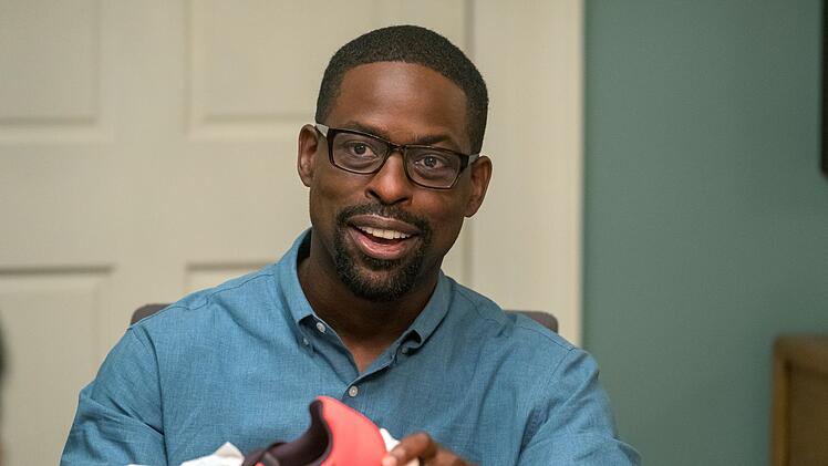 Randall (Sterling K. Brown) wurde von den Pearsons am Tag seiner Geburt adoptiert. Zu Beginn der Serie macht er seinen leiblichen Vater ausfindig, der ihn vor einer Feuerwehrwache ausgesetzt hatte.