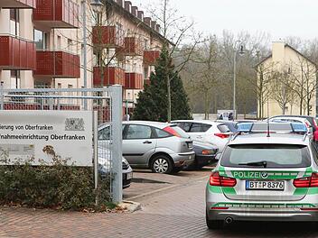 Die Polizei Bamberg-Stadt hat seit März 2016 zehn Beamte zur Unterstützung erhalten, außerdem entlasten andere Präsidien die Inspektion bei Abschiebungen. Sind damit die aus München zugesagten Stellen zur Betreuung der Aufnahmeeinrichtung abgedeckt?  Foto: RiegerPress(Archiv)