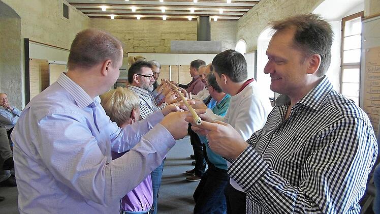 Interkommunale Zusammenarbeit im Seminar in Klosterlangheim. Jeweils sechs Vertreter aus den vier Gemeinden nahmen daran teil.  Foto: erl
