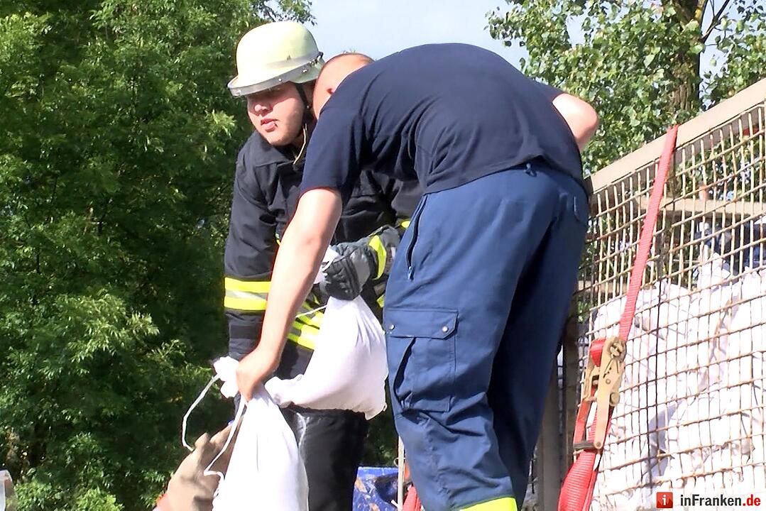 Erneuter Starkregen setzt Ortschaften unter Wasser