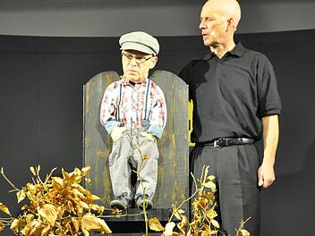 Bauchredner Matthias Schaab mit "Handpuppe" Gerhard Morber. Foto: Petra Heurich
