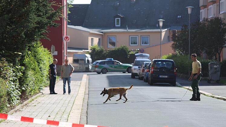 In Selb wurde eine verletzte Frau auf der Straße gefunden. Foto: NEWS5 / Fricke