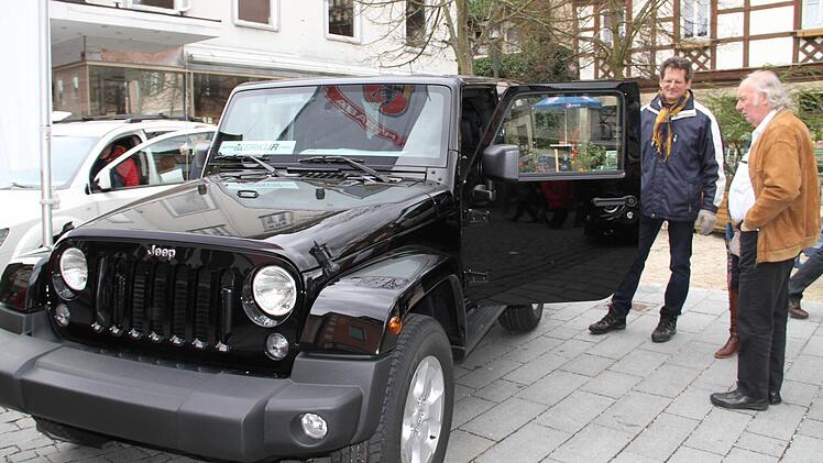 Ein Jeep ist auf jeden Fall eher etwas für das Gelände.