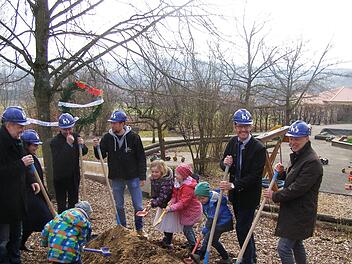 Der Spatenstich für die Erweiterung des Oberleichtersbacher Kindergarten erfolgte vo rund einem Jahr. Foto: Wolfgang Saam