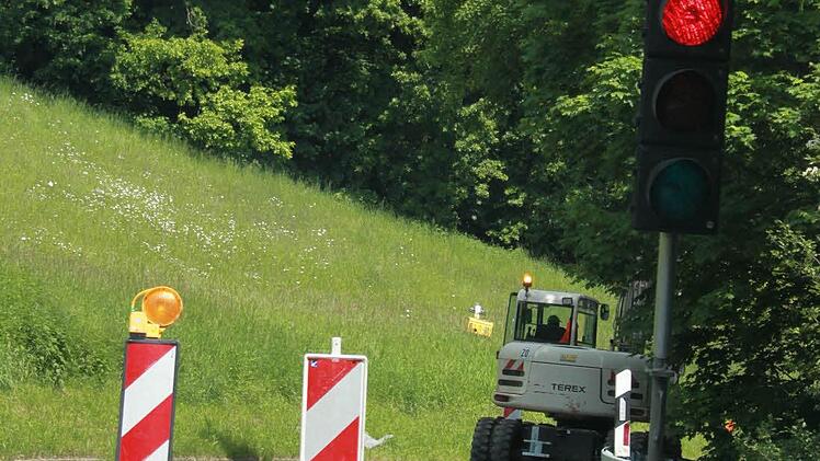 Mit einer Ampel wird der Verkehr derzeit auf der LIF 2 zwischen Kloster Banz und Weingarten geregelt.