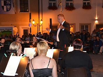 Das Kasendorfer Blasorchester glänzte unter der Leitung von Dirigent Thomas Eschenbacher. Fotos: Uschi Prawitz