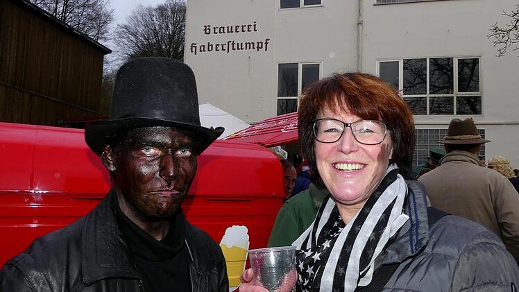 Strohberta-Umzug in TrebgastFoto: Dieter Hübner
