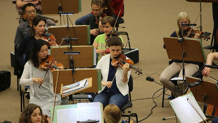 Impressionen von der Generalprobe für die Handball-Sinfonie in der HUK-Arena mit dem Philharmonischen Orchester Landestheater CoburgFoto: Jochen Berger