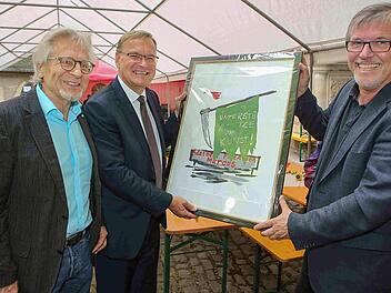 Die CSU gratuliert dem SPD-OB: Helmut Müller (links) und Gerhard Seitz  Fotos: RiegerPress