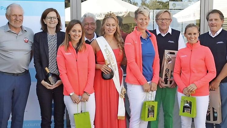 Pr&auml;sident Franz-Josef Sch&auml;fer, Kurdirektorin Sylvie Thormann, Patricia Heinlein (BGV), BGV Pr&auml;sident Malte Uhlig, Rosenk&ouml;nigin Franziska Koch, BGV Vizepr&auml;sidentin Ellen Scheibl, BGV Vizepr&auml;sident/Spieleitung Dieter Schelzel, Gila Burkhard (BGV) und Spielleiter Dino K&ouml;niger.