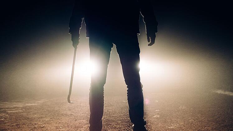 F&uuml;rth: Mann attackiert Passant mit Eisenstange - Polizei muss sp&auml;ter Dienstwaffen hervorholen