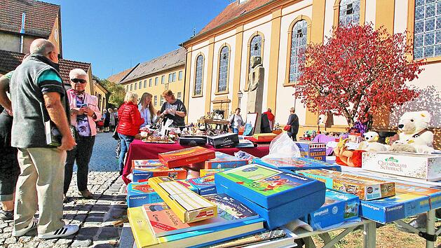 Goldendes Herbstwetter lockte viele Besucher zum Herbstmarkt nach Münnerstadt.  Die Stände werden immer größer, stellte Organisator  Peter Braun fest. Dieter Britz
