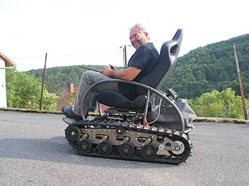 Der Scuttler von Martin Ebner schafft auch den Schulberg in Muggendorf mühelos.  Foto: Jennifer Opel