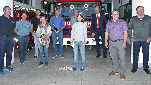 Peter Rollig &uuml;bergab den Vorsitz nach 24 Jahren an Bernhard Lunz (v. r.).