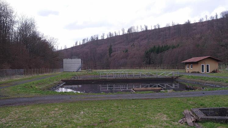 Als einzige größere Investition sei die Sanierung der Kläranlage geplant. In Teich Eins sickert Fremdwasser ein.