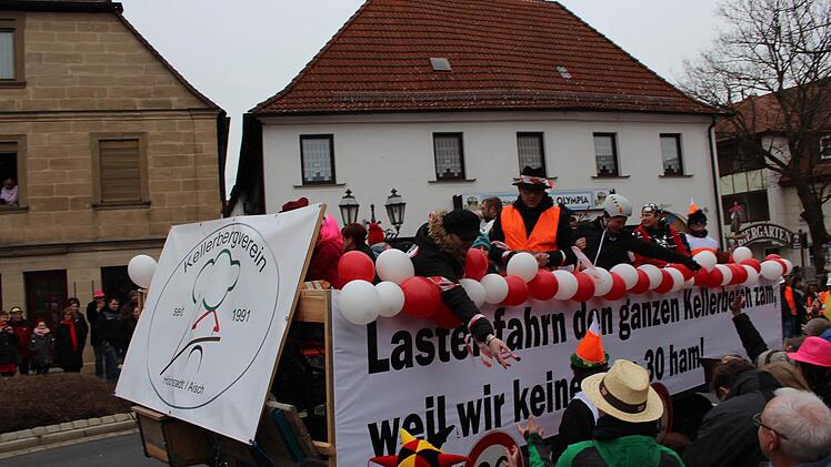 Der Faschingsumzug in Höchstadt war auch 2017 wieder sehr gut besucht. Foto: Christian Bauriedel