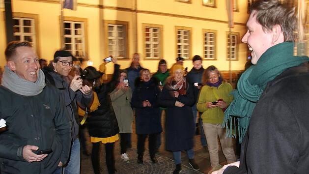 Am Sonntag lehrte der gr&uuml;ne OB-Kandidat Jonas Gl&uuml;senkamp (rechts) dem amtierenden OB Andreas Starke das F&uuml;rchten. Nun scheint sich der gr&uuml;ne Trend auch bei der Stadtratswahl fortzusetzen.  Foto: Sebastian Schanz