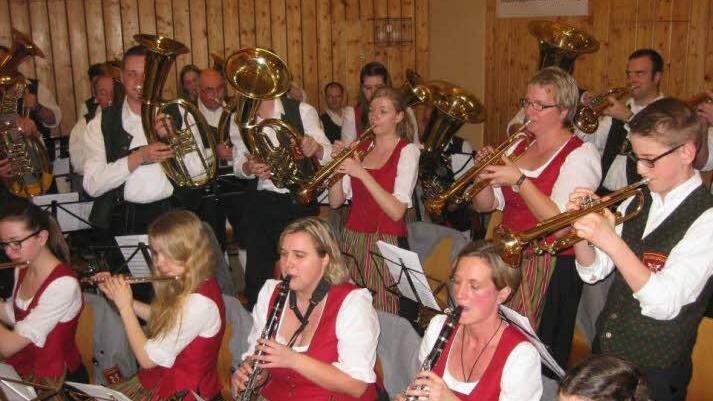 Bereits beim Dreikönigsfest der Blasmusik in der Schondratalhalle Anfang des Jahres begeisterten die Schönderlinger die Zuhörer. Der nächste Auftritt findet am 22. Februar statt. Foto: Beatrix Lieb