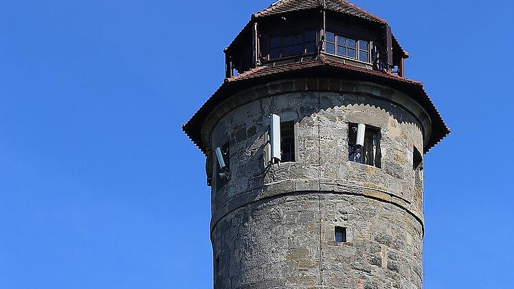 Der Burgfried ist das älteste Gebäude der Altenburg.