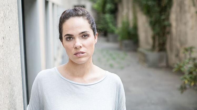 "Im Dorf hat Faschismus noch mal eine andere Grausamkeit", so Verena Altenberger im Interview.