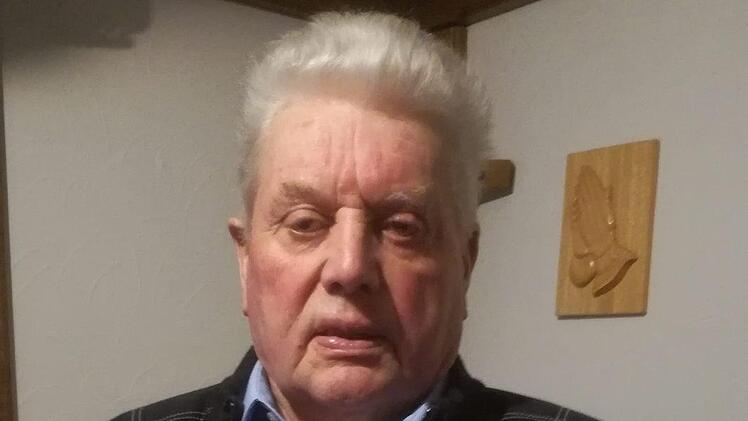 Willi Sell ist seit 60 Jahren Mitglied bei der Freiwilligen Feuerwehr in Wittershausen. Er ist Ehrenkommandant und war  wichtiger Initiator beim Bau des Feuerwehrhauses. Udo Sell