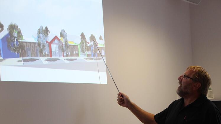 Architekt Klaus Gick erläutert siene Pläne.