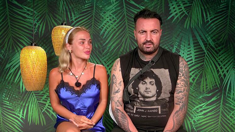 Die Macht der Neuen: Emmy und Cosimo mussten die Allstars zu Paaren verkuppeln, die k&uuml;nftig alles gemeinsam erledigen m&uuml;ssen - auch den Toilettengang. Ergebnisse gibt's erst in der n&auml;chsten Folge.