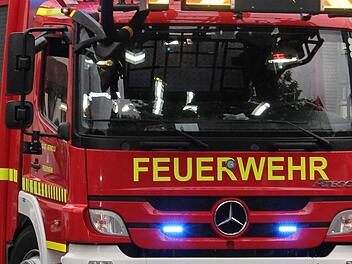 In N&uuml;rnberg hat sich ein 36-j&auml;hriger Mann Einsatzkr&auml;ften in den Weg gestellt und einen Feuerwehrmann attackiert. Symbolfoto: ASSY/pixabay.com