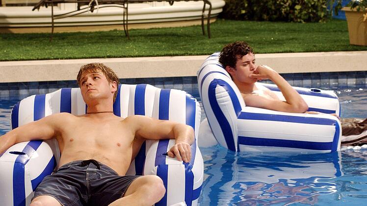 Ein Draufg&auml;nger und ein Nerd: Dass Ryan (Benjamin McKenzie, Bild, links) und Seth (Adam Brody) beste Freunde wurden, war nicht unbedingt vorauszusehen.