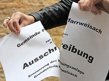 Alles nochmal von vorne. Mit Zwei-Drittel-Mehrheit entschied der Gemeinderat, die Ausschreibung für die Heizungsanlage aufzuheben. Die bisherigen Angebote sind damit nur noch Makulatur. Foto: Eckehard Kiesewetter