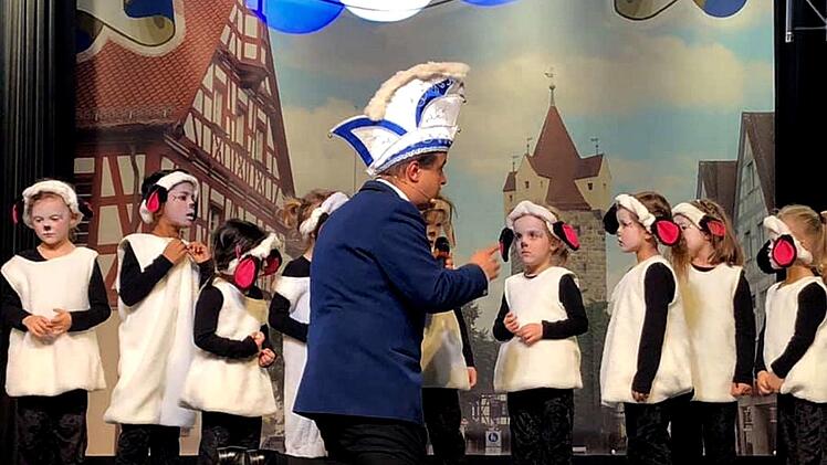 Die erste Prunksitzung des KCH bot für jeden Geschmack etwas.   Foto: Richard Sänger