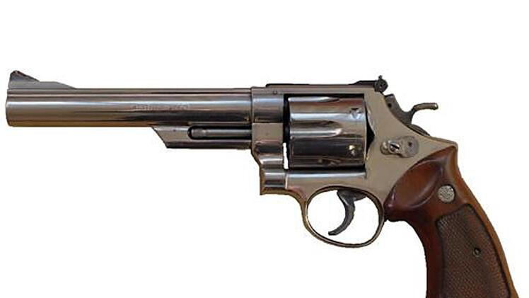 Eine Waffe vom Typ Smith & Wesson 44 Magnum (Polizeifoto)