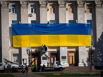 Wie kann man die Ukraine-Hilfe noch stemmen? "Wirtschaftsweise" mit brisanter Idee