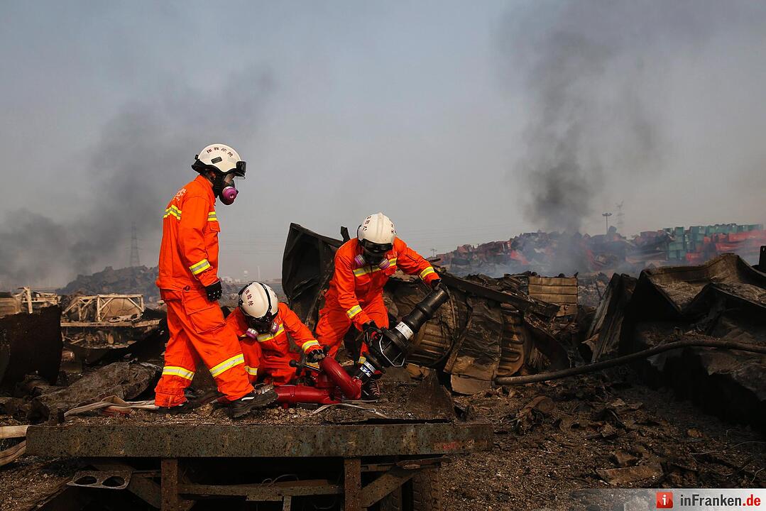 Huge explosion rocks Chinese port city of Tianjin