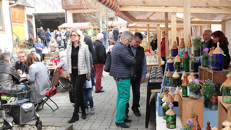Auf dem Josefi-Markt in  Weigelshofen Foto: Mathias Erlwein